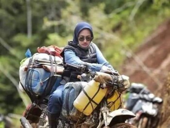 Mengenal Indah Putri, Bupati Cantik yang Bagikan Sembako dengan Off Road