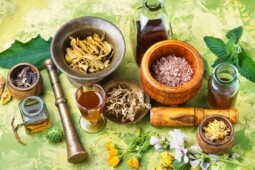Perhatikan Komposisinya, Ini Efek Samping Obat Herbal