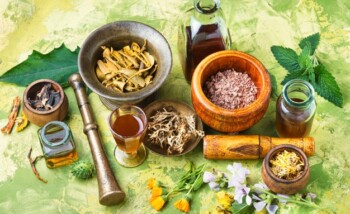 Perhatikan Komposisinya, Ini Efek Samping Obat Herbal