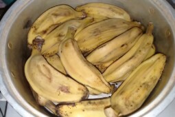 Enak dan Bergizi, Ini 10 Manfaat Pisang Rebus untuk Kesehatan