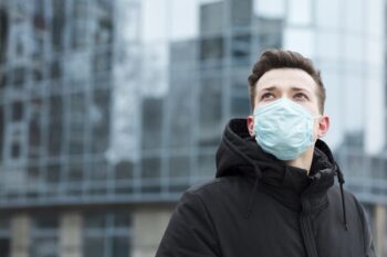 Beragam Masker Canggih, Mulai dari Translator Hingga Memonitor Organ Vital