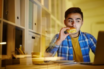 Lapar Tengah Malam Selalu Melanda? Ini Trik Menghentikannya