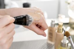 Ingin Tampil Cantik Paripurna, Simak Tips Memilih Foundation Flawless