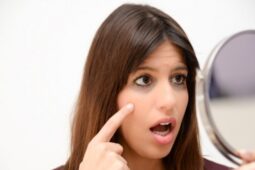 WFH Bikin Punya Mata Panda? Simak Tips Menghilangkannya