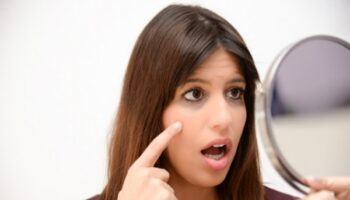 WFH Bikin Punya Mata Panda? Simak Tips Menghilangkannya