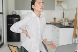 Ini Olahraga alias Gerakan yang Bisa Menghilangkan Sakit Pinggang