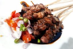 4 Mitos vs Fakta Daging Kambing dan Tips Makan Enak Tanpa Khawatir Kolesterol