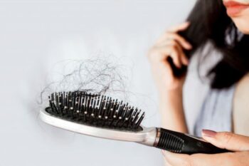 Ini Rahasia Mengatasi Rambut Rontok Secara Alami