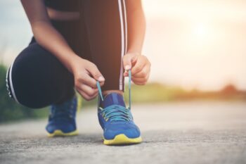 Jangan Asal! Berikut Tips Memilih Sepatu Lari yang Pas dan Nyaman