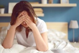 Penyebab  Sakit Kepala Saat Bangun Tidur dan Cara Mengatasinya