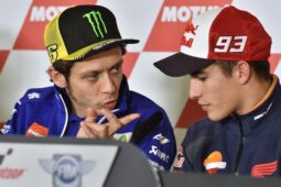 Takhayul di MotoGP: Ritual Celana Dalam Rossi dan Marquez