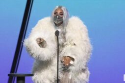 Tak Hanya Lady Gaga, Deretan Seleb Manca Ini Juga Pakai Karya Desainer Indonesia