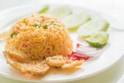 Makan Nasi Goreng dengan Timun Ternyata Berbahaya, Kenapa Ya?