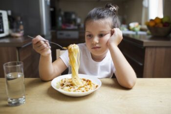 Tidak Bernafsu Makan dan Perut Kembung di Pagi Hari? Cek Penyebabnya