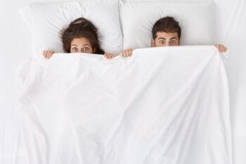 Bisakah Virus Corona Menular Lewat Hubungan Intim?