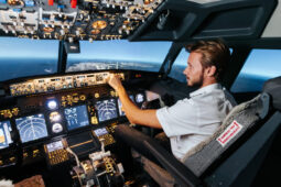 Ini Perbandingan Gaji Pilot di Indonesia dan Luar Negeri