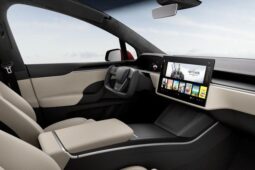 Tesla Model S dan X  Adopsi Kemudi Pesawat Terbang Timbulkan Kehebohan