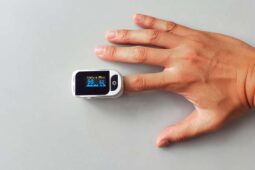 WHO Keluarkan Pedoman, Pasien Isolasi Mandiri Wajib Punya Oximeter