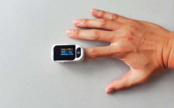 WHO Keluarkan Pedoman, Pasien Isolasi Mandiri Wajib Punya Oximeter