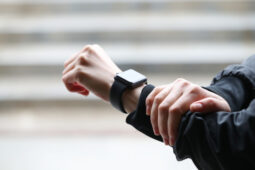 Keren! Ada Smartwatch Bisa Deteksi Corona