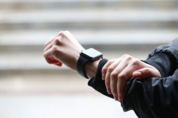 Keren! Ada Smartwatch Bisa Deteksi Corona