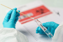 Benarkah Anal Swab Lebih Akurat Deteksi Covid-19?