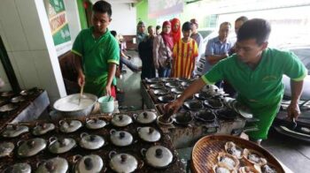 Sering Dikira Sama, Ini Perbedaan Serabi Solo dan Serabi Bandung