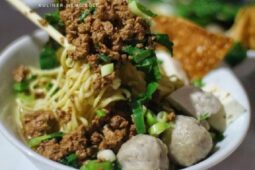 Makanan Ini Dijuluki Dewanya Mi Ayam di Kota Solo, Ini Istimewanya