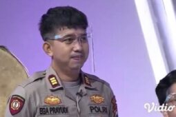 Setia Temani Tukul Arwana, Ini Potret Kece Ega Prayudi Berseragam Polisi di Instagram