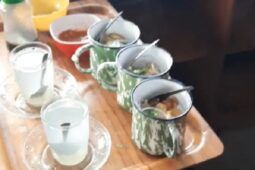 Ada Soto Disajikan di Cangkir, Sensasinya Kayak Minum Teh