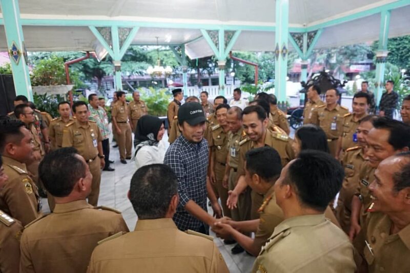 Pulang Dari AS, Kaji Mbing Nazar Nyanyi “Indonesia Tanah Air Beta”