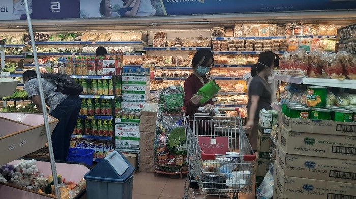 Jelang Pelaksanaan PSBB Surabaya Raya, Warga Diimbau Tidak Borong Sembako