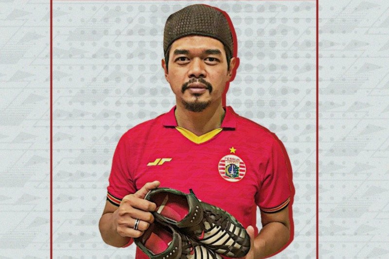 Sepatu “Pasti Gol” Bepe Dilelang Untuk Corona, Berminat?