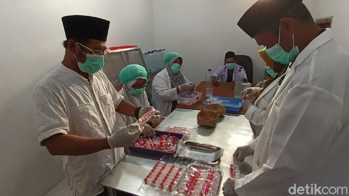 Ponpes di Kediri Bikin Jamu Tangkal Corona, Dibagikan Gratis Kepada Warga