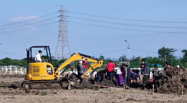 Tanpa Protokol Covid-19, Jenazah Positif di Surabaya Dibawa Pulang Keluarga