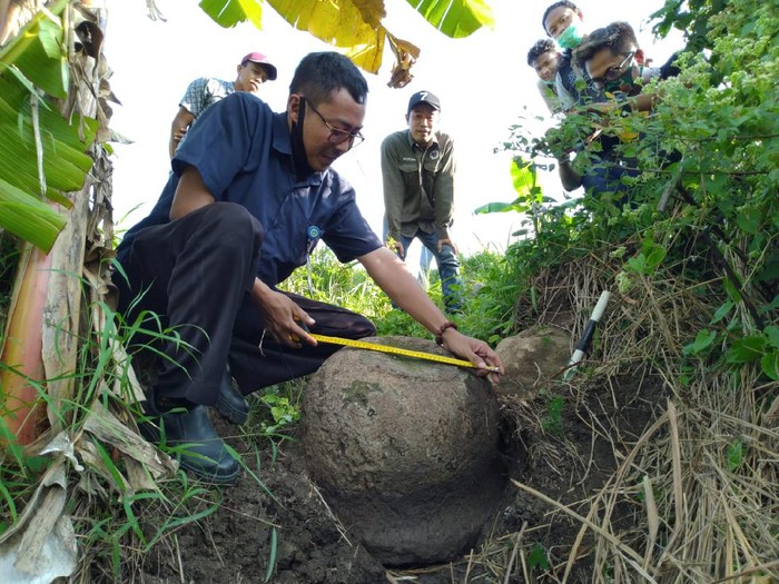 Stupa Buddha Ditemukan Petani Di Mojokerto, Diyakini Peninggalan Kerajaan Majapahit