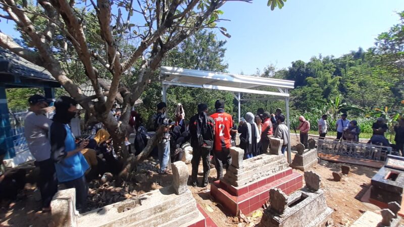 Banyak Peziarah Datang, Tempat Parkir di Makam Didi Kempot Akan Diperluas