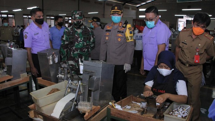 Setelah Kampung Tangguh, Polres Madiun Bentuk Industri Tangguh untuk Cegah Covid-19