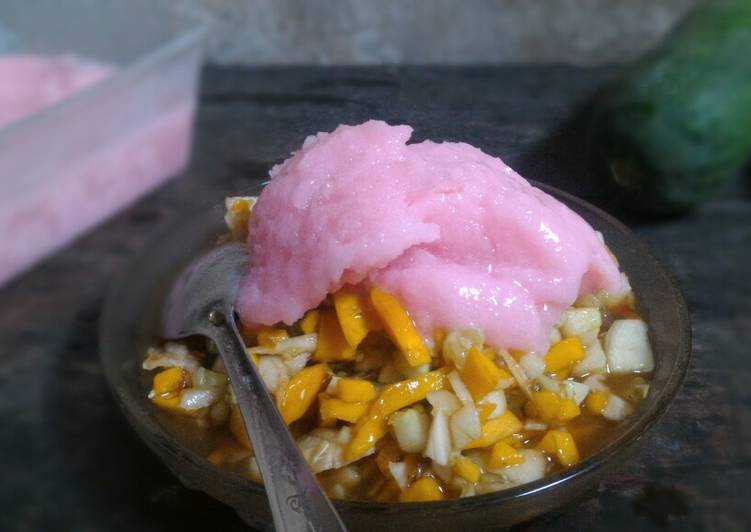 Rujak Es Krim di Madiun Ini Siap Menyegarkan Tenggorokan Kamu