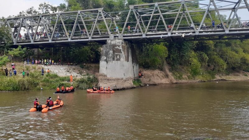 120 Personel Dikerahkan Cari Jenazah Perempuan Bunuh Diri di Bengawan Ngujur