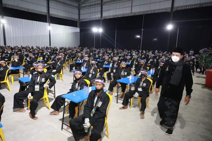 Kenapa Warga Baru PSHT Harus Bawa Ingkung Ayam dan Pisang Raja? Ini Jawaban Ketum PSHT Pusat Madiun