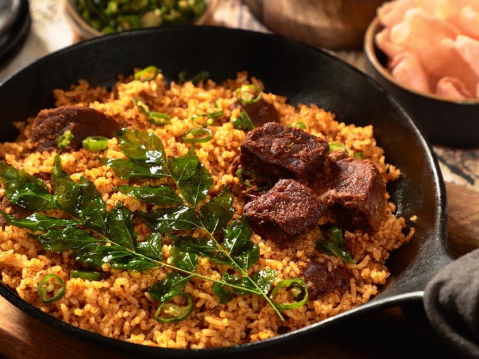 Sedapnya Nasi Goreng Kambing Bumbu Khas Jawa, Kuy Bikin!