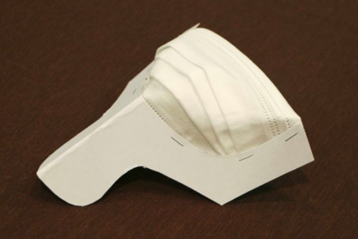 Ini Dia Masker Genggam yang Pas Digunakan Saat Makan, Tertarik?