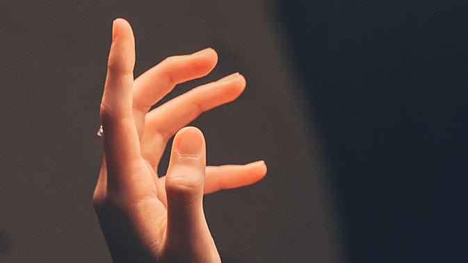 Kenali Gejalanya, Telapak Tangan Berkeringat Belum Tentu Gejala Penyakit Jantung