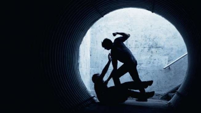 Gegara Beli Makanan di Kantin Luar Sekolah, Kepala MTs di Gresik Tega Pukuli Belasan Siswi