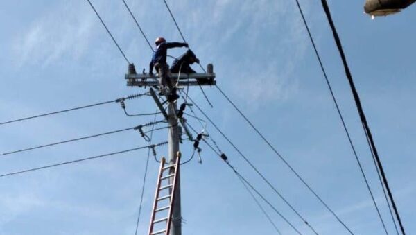 Listrik 8 Daerah di Jatim Padam Gara-Gara Layang-Layang di Kabupaten Madiun