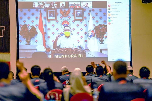 Wow! Senam Sundul Langit ala Kemenpora Mengacu pada Gerakan Sepak Bola
