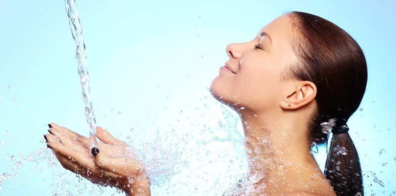 Sesuaikan dengan Kebutuhan Tubuh, Inilah Manfaat Mandi Air Dingin dan Air Panas