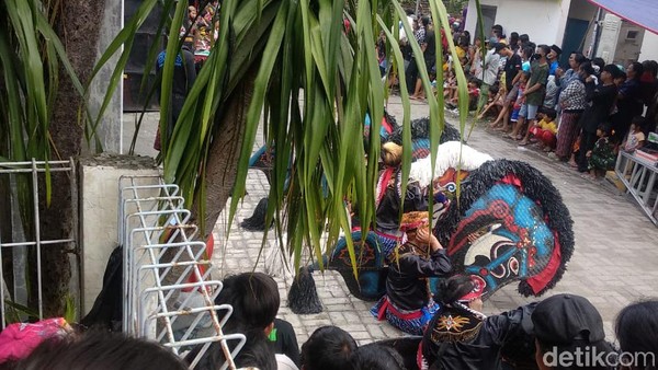 Sebabkan Kerumunan, Kesenian Jaranan di Surabaya Dibubarkan