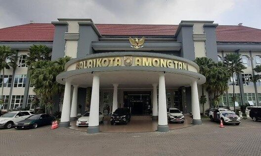 Geledah Balai Kota Batu 7 Jam, KPK Bawa 2 Koper Besar